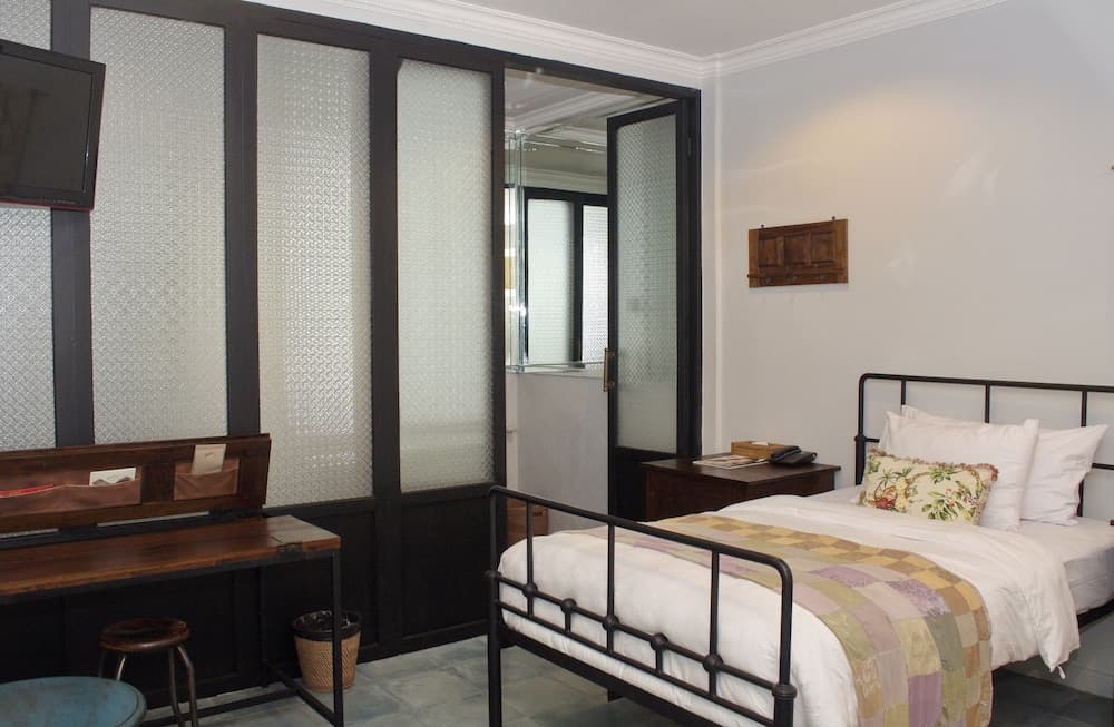 Brown Feather Batu Belig