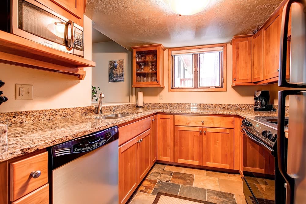 Lances West by Ski Country Resorts