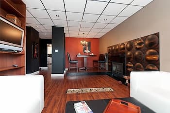 Commercial Drive Accommodations