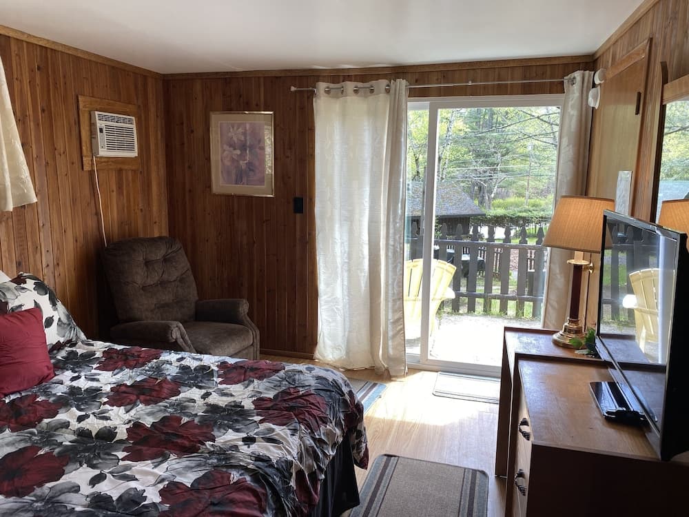 Amber Lantern Lake George Motel and Cottage Rentals
