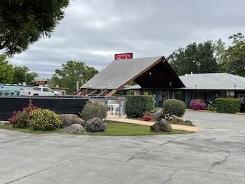 Red Bluff Inn