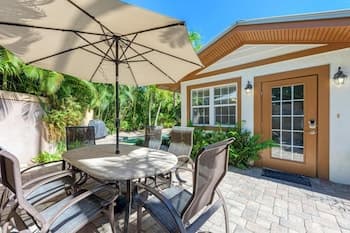 Anna Maria Island Surfside Bungalow