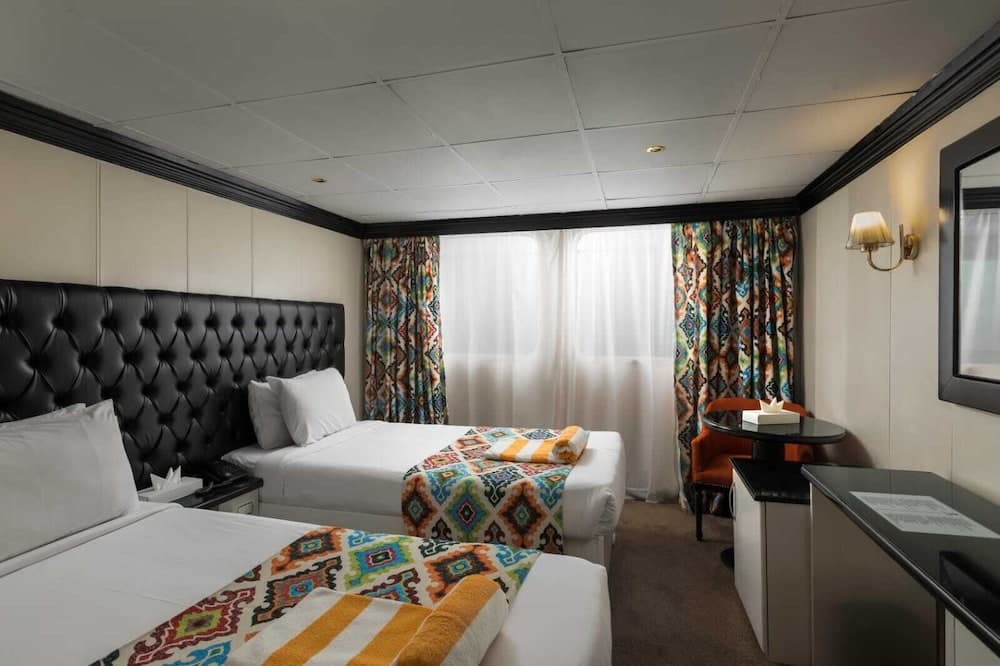 Mimi and Diamond Hotel