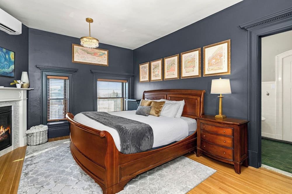 Historic Cotton Mansion Duluth Boutique Hotel