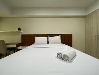 New And Homey Studio Apartment At Warhol (W/R) Residence