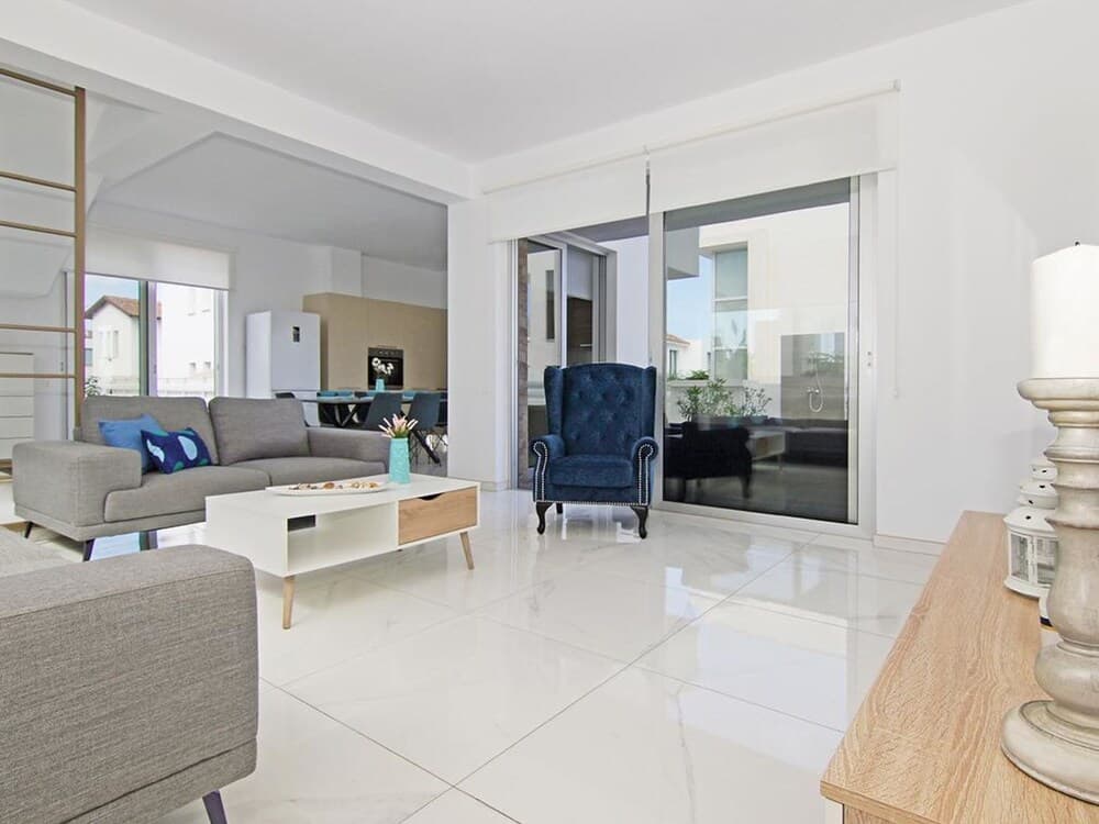 Luna Paralimni in Paralimni