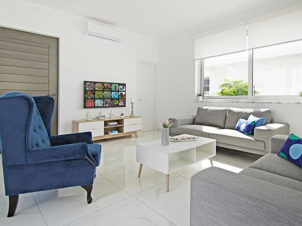 Luna Paralimni in Paralimni