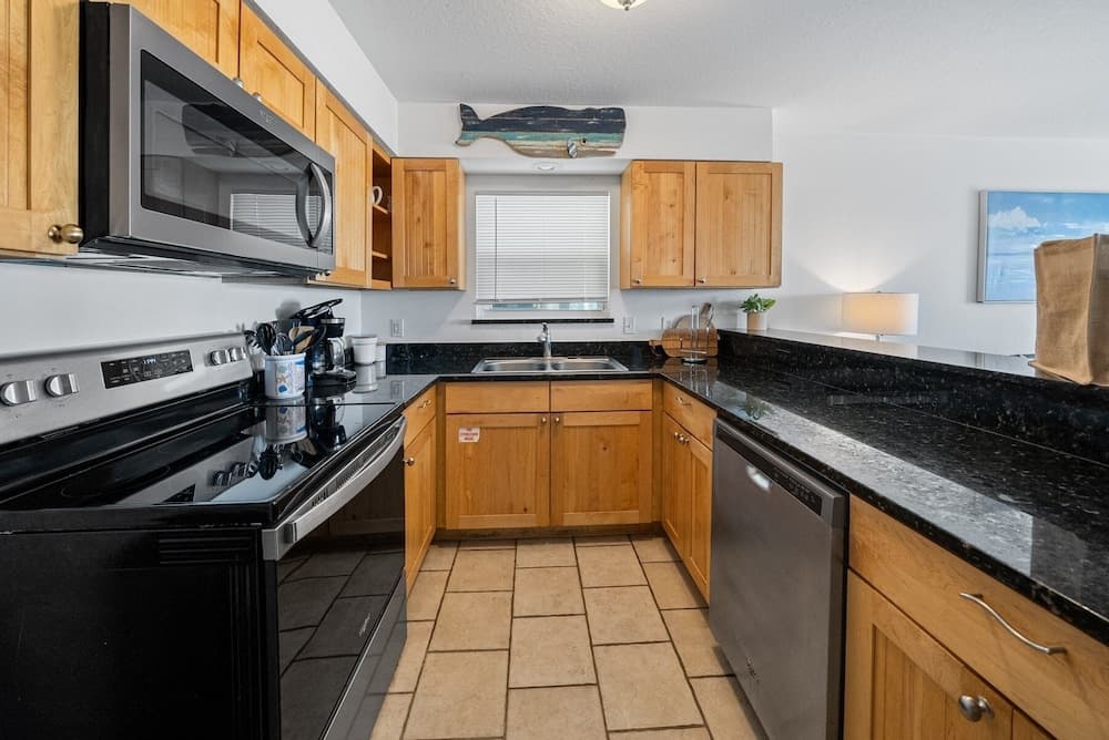 Eastern Shores - 101 1 Bedroom Condo by RedAwning