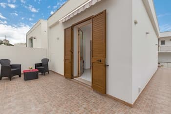 2214 Villetta Enea - Mono 1 by Barbarhouse