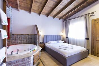 Luxurious Suits With Private Pool and Jacuzzi