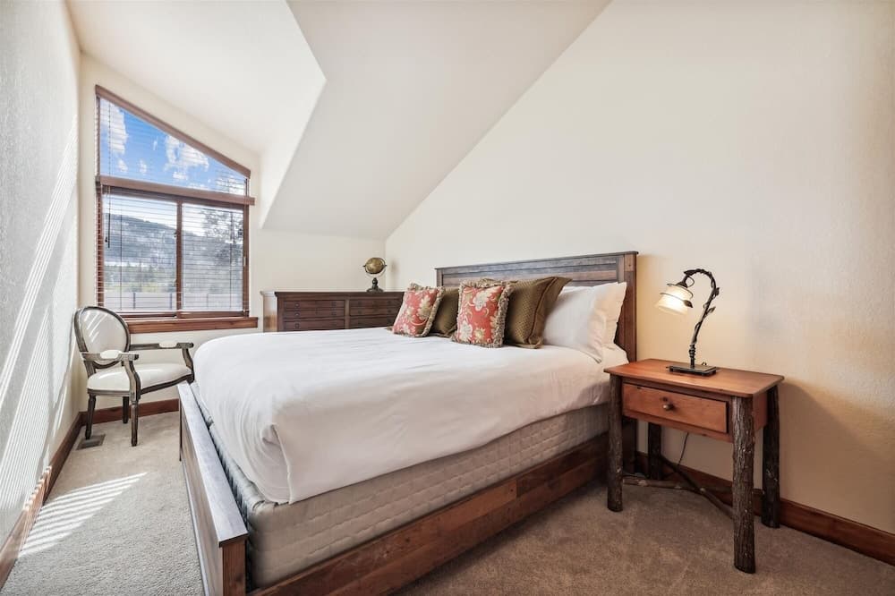 Water Dance Retreat 4 Bedroom Townhouse by Redawning