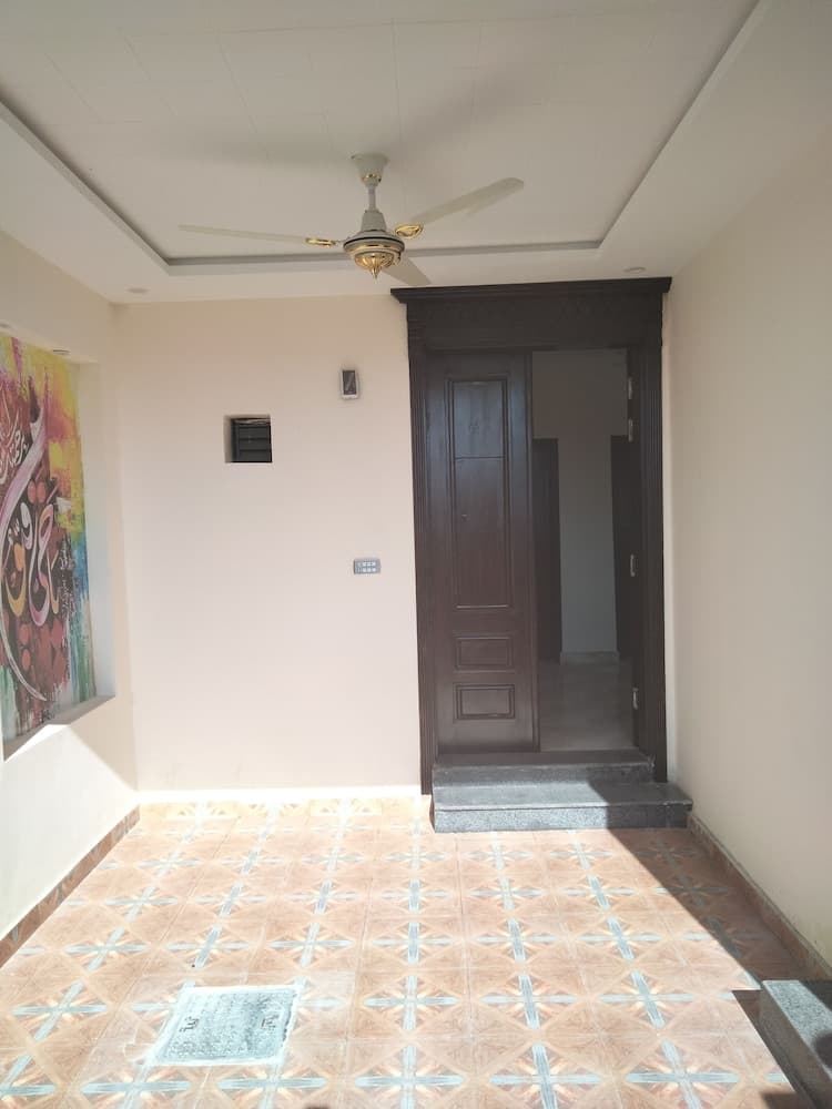 Inviting 3-bed House in Jhelum