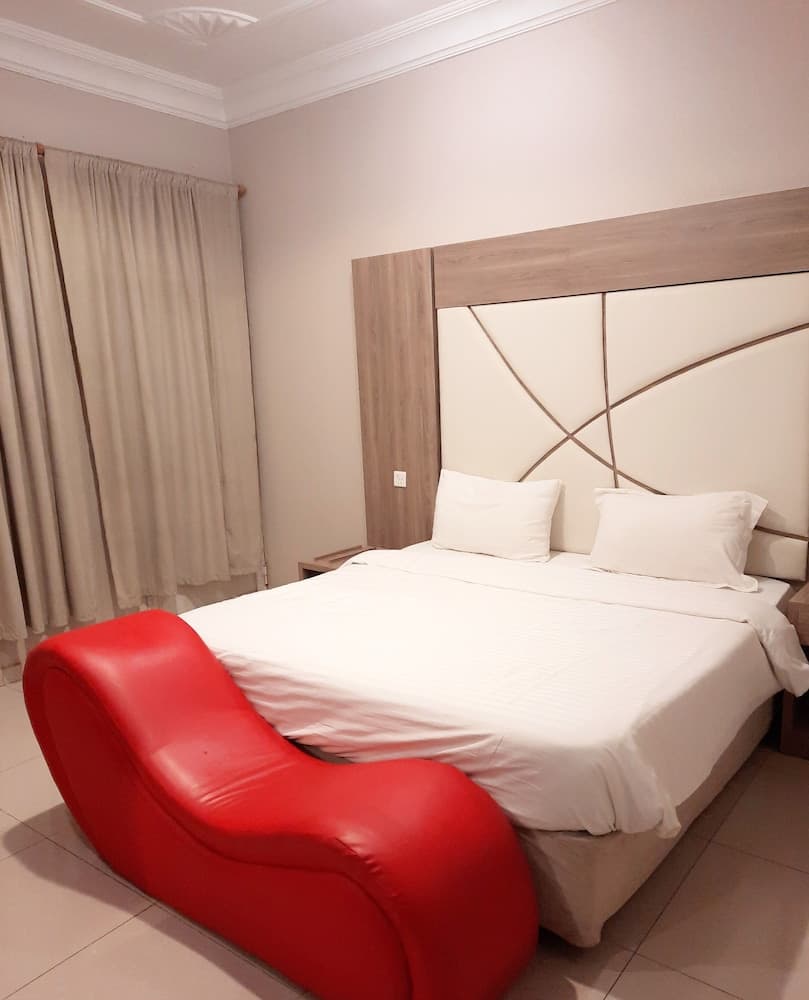 Golden Abha Al Mediaf