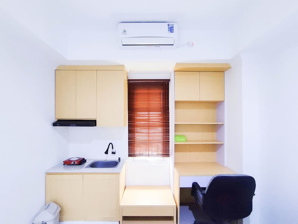 Cozy Studio At 9Th Floor Paltrow City Apartment