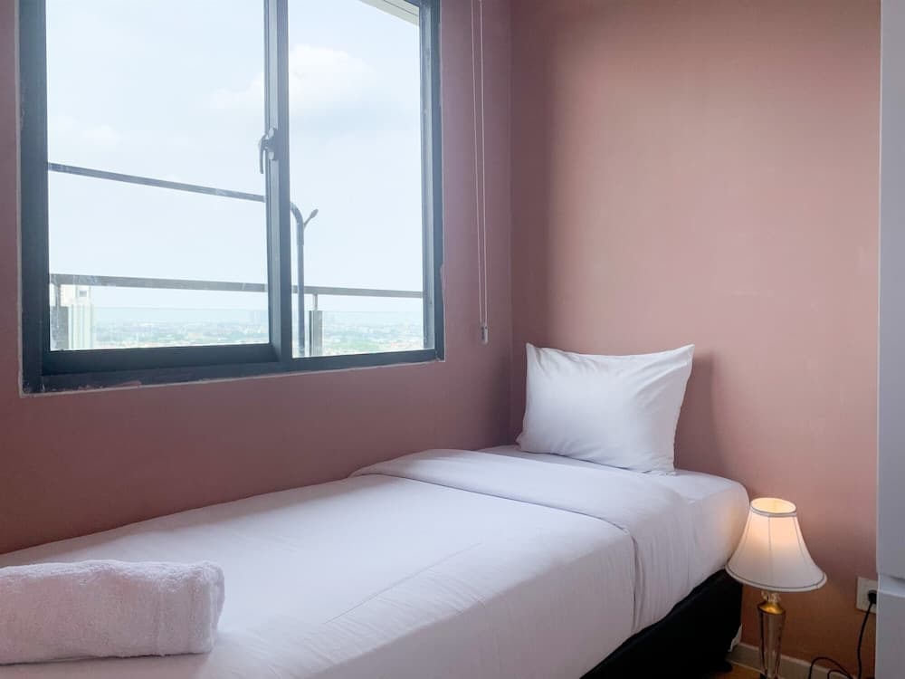 Nice And Strategic 2Br At 16Th Floor Daan Mogot City Apartment