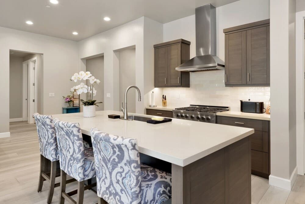 2162-the Reel Deal 3 Bedroom Home by Redawning