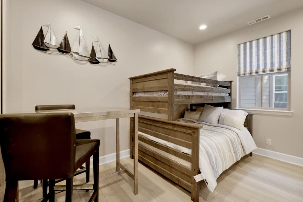 2162-the Reel Deal 3 Bedroom Home by Redawning