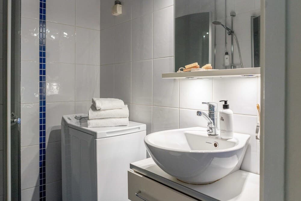 1br apartment near Linnanmäki