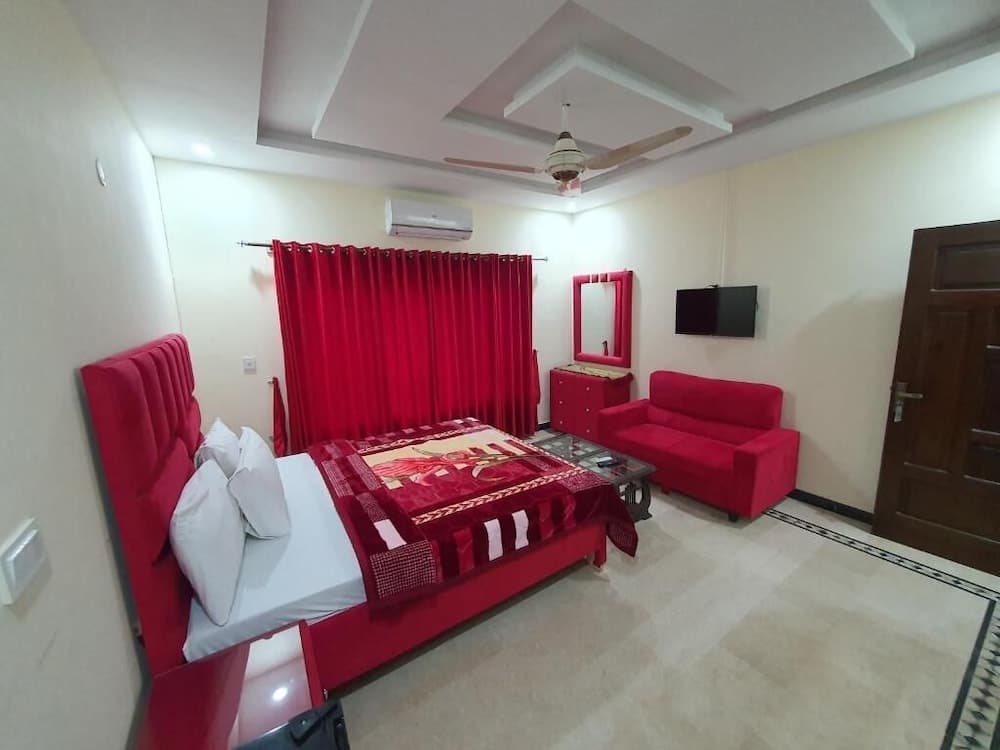 Royal Blue Inn House