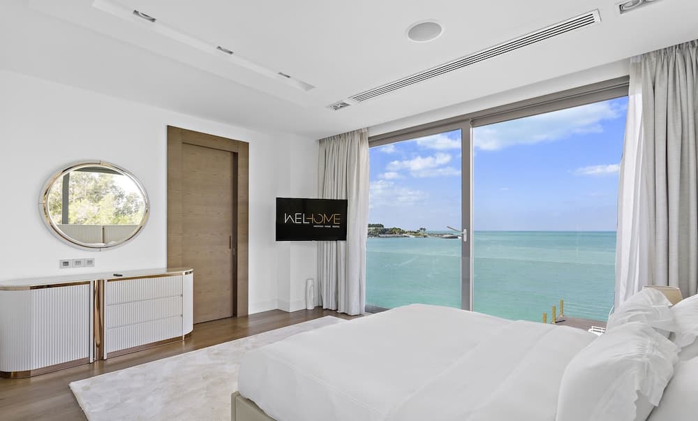 WelHome - Extraordinary Giant Water Villa on Nurai Island