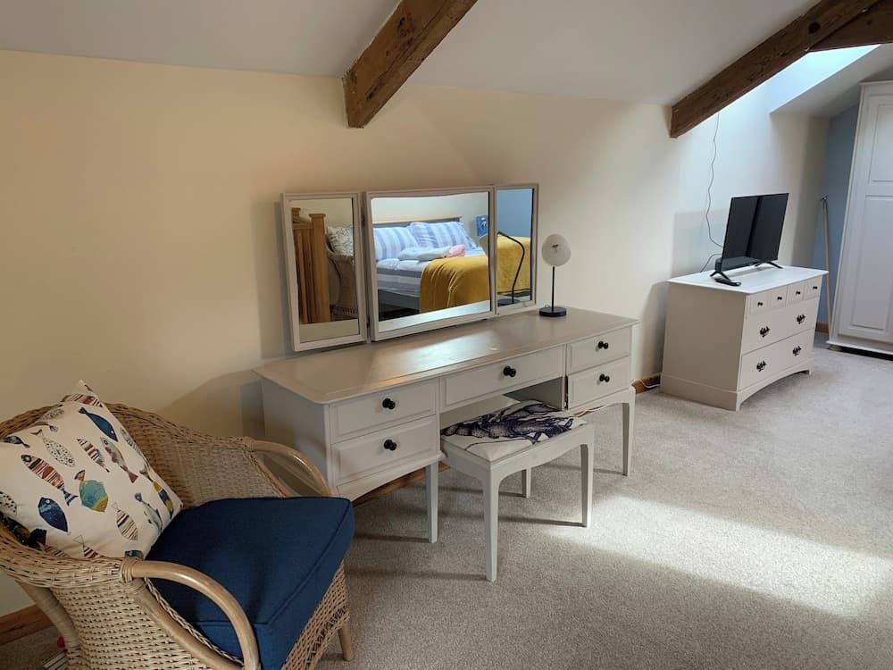 1 Bed-pet Friendly-parking-patio-close to Coasts