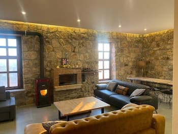 Lovely Stonehouse With Pool and Backyard in Izmir