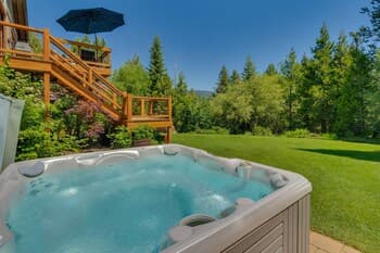 Sierra Sky Tahoe City Vacation Rental - Hot Tub 4 Bedroom Home by Redawning