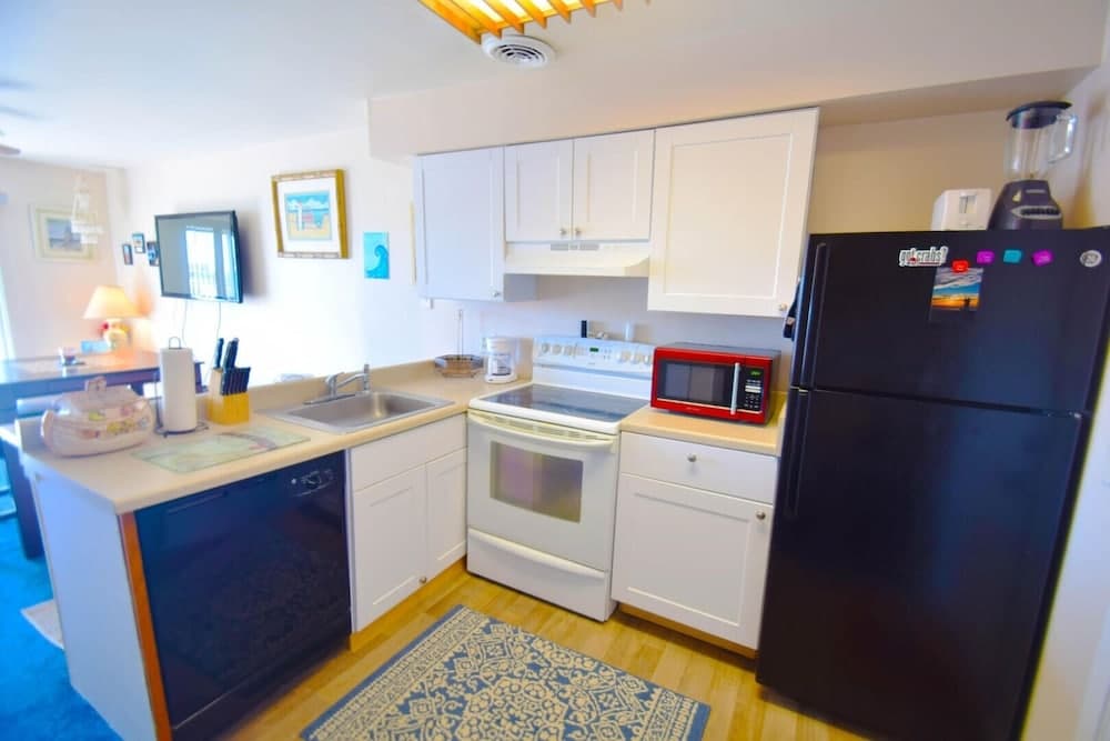 Jockey Beach 378 1 Bedroom Condo by Redawning