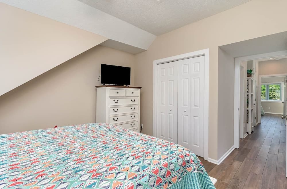 Gorgeous and spacious 4 bedroom villa - 8D Windermere by the Sea 4 Villa