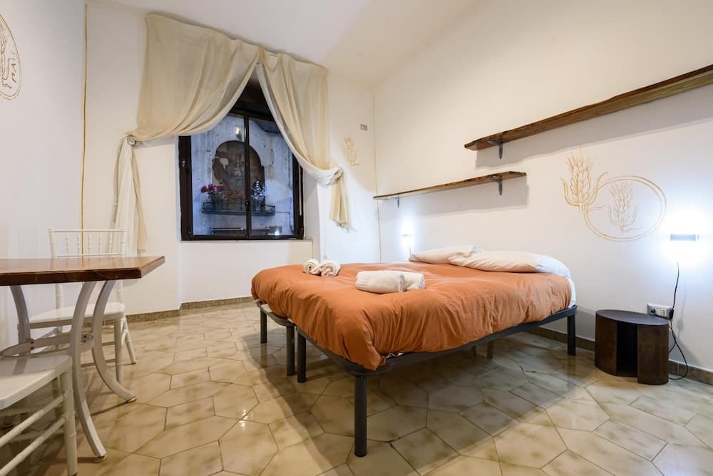 Via San Giovanni in Porta 34