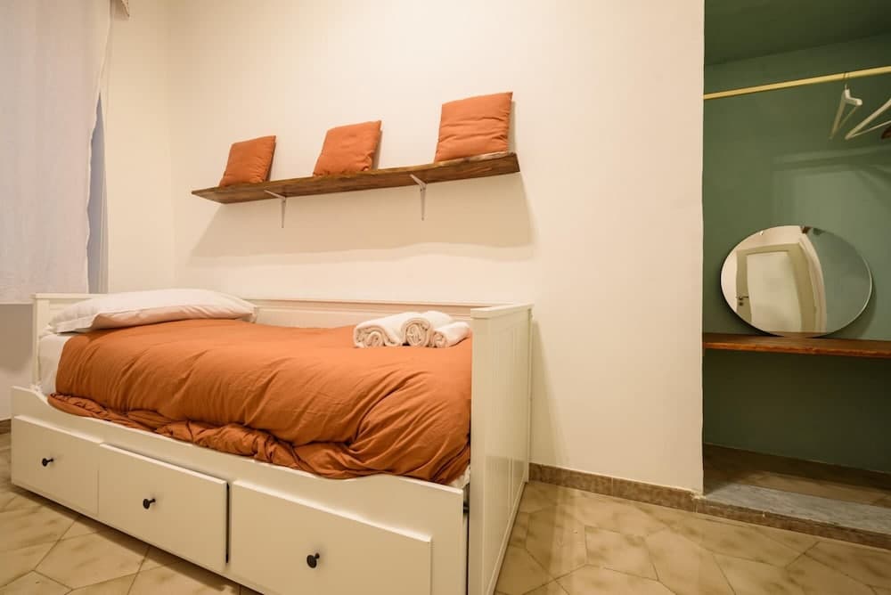 Via San Giovanni in Porta 34