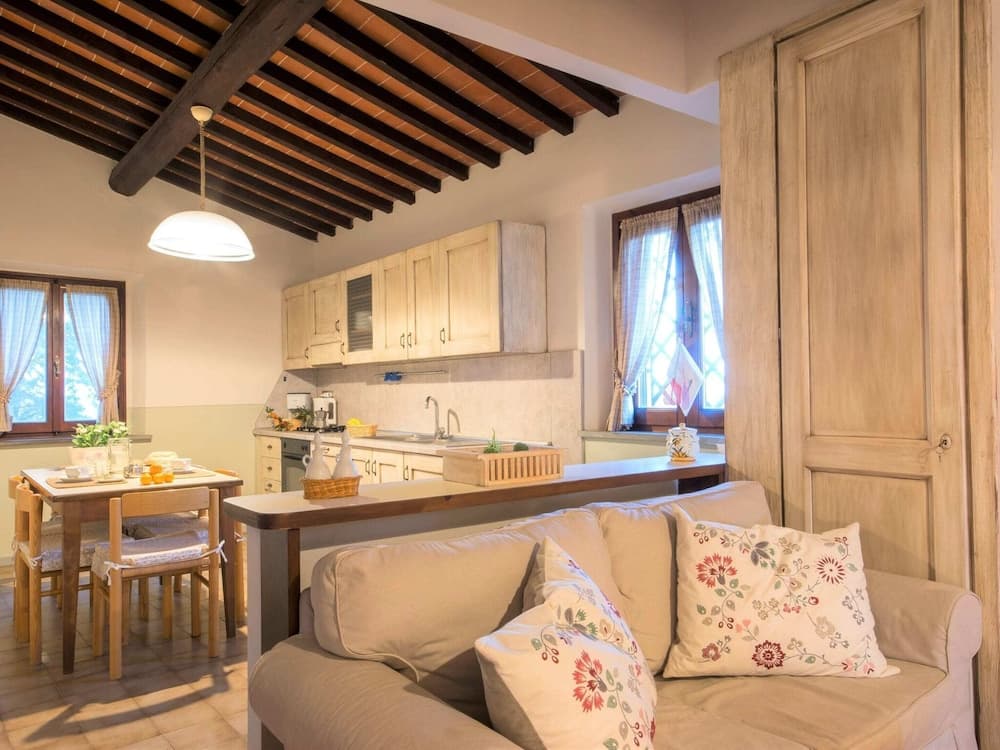 Apartment in Castelfiorentino With Pool