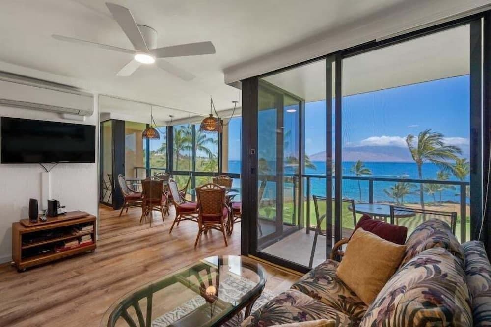 Kihei Surfside, #508 1 Bedroom Condo by RedAwning