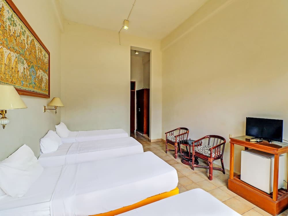 Super OYO 91870 Warna Kedaton