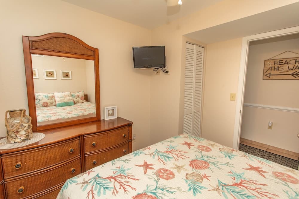 Royal Garden Resort 206 2 Bedroom Condo by RedAwning