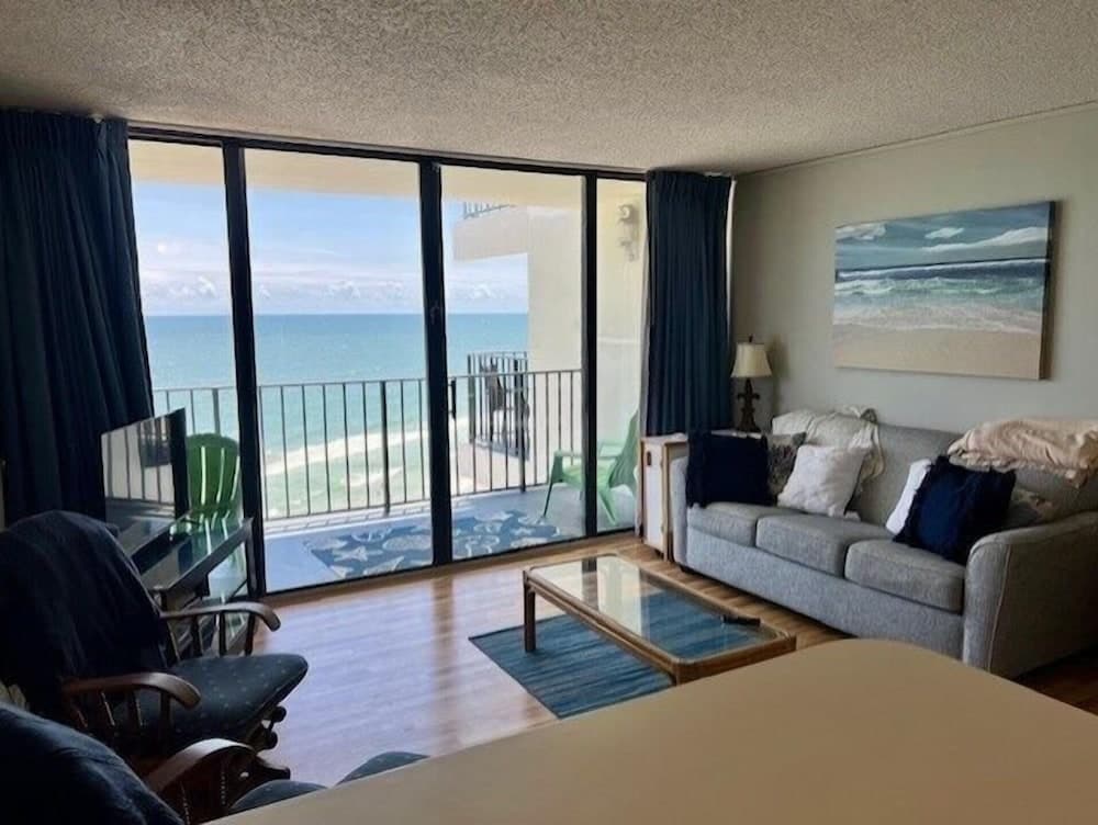 Royal Garden Resort 904 2 Bedroom Condo by RedAwning