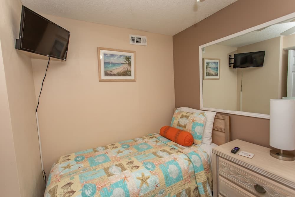 Royal Garden Resort 1506 2 Bedroom Condo by RedAwning