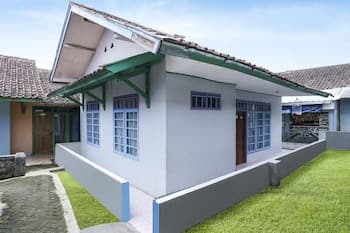 OYO Homes 91009 Eco Tourism Desa Cibodas Areng 4 Syariah
