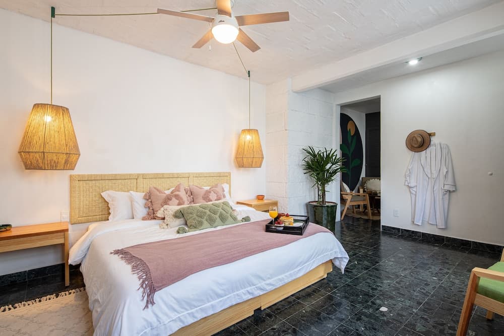 Rooftop Hot Tub 3 levels 5br in Villa