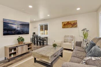 2221-bear Country Cottage 2 Bedroom Home by Redawning