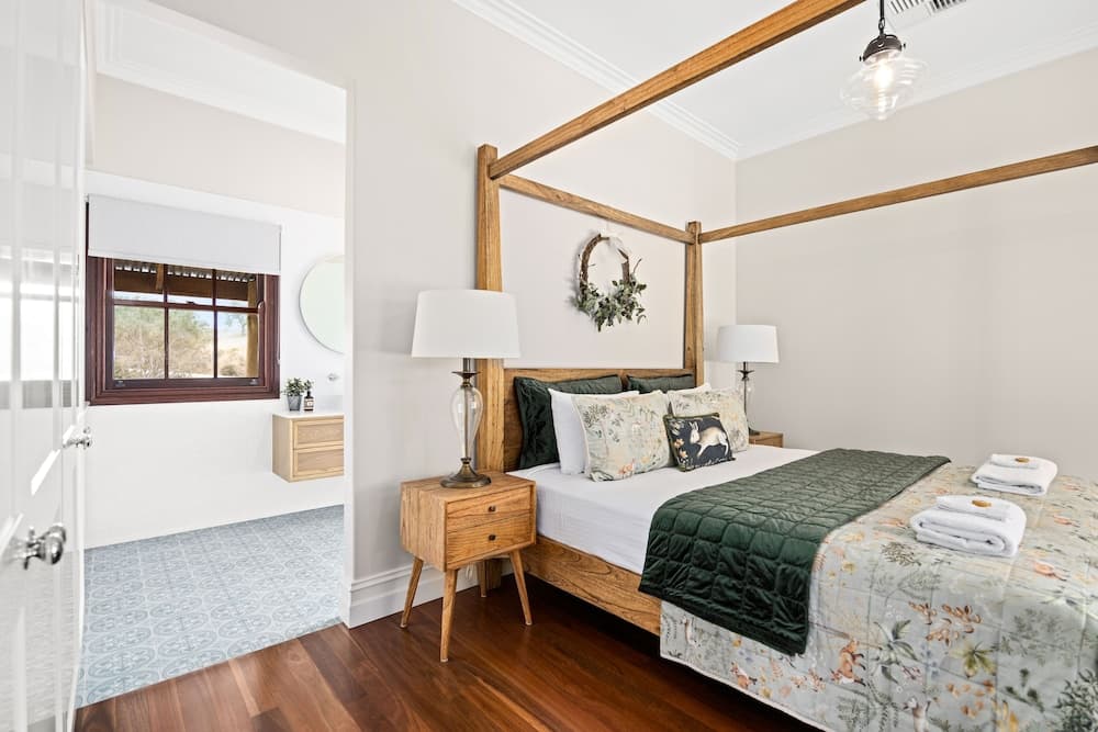 Grandview Accommodation - Hideaway Huts