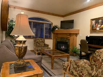 Rejuvenate In Mtn Villa~mineral Hot Springspasauna Villa 2076-1 1 Bedroom Villa by Redawning