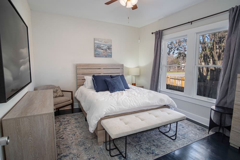 Fenced Remodeled 3BR 2BA Close to Riverwalk Dtown