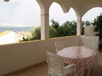 One Bedroom Apartment Reno With sea View