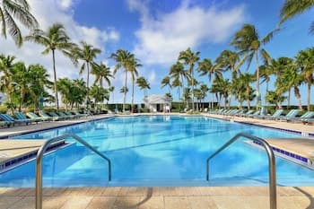 Waterfront Luxury Villa With Sunset Views And Boat Slip 3 Bedroom Townhouse by Redawning