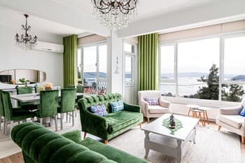 Fancy Apartment With Balcony and View in Sariyer