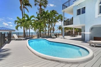 Luxury Beachfront Home With Pool In Islamorada 3 Bedroom Home by Redawning