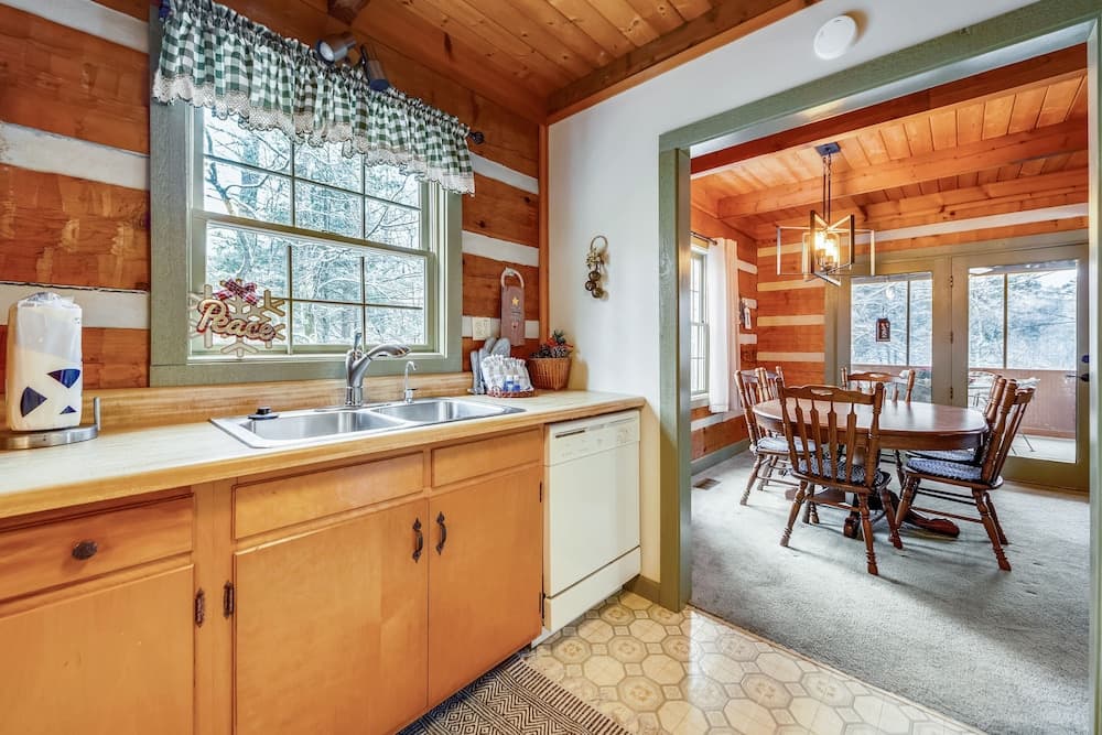 Mossie Oak Cabin 2 Bedroom Cabin by RedAwning