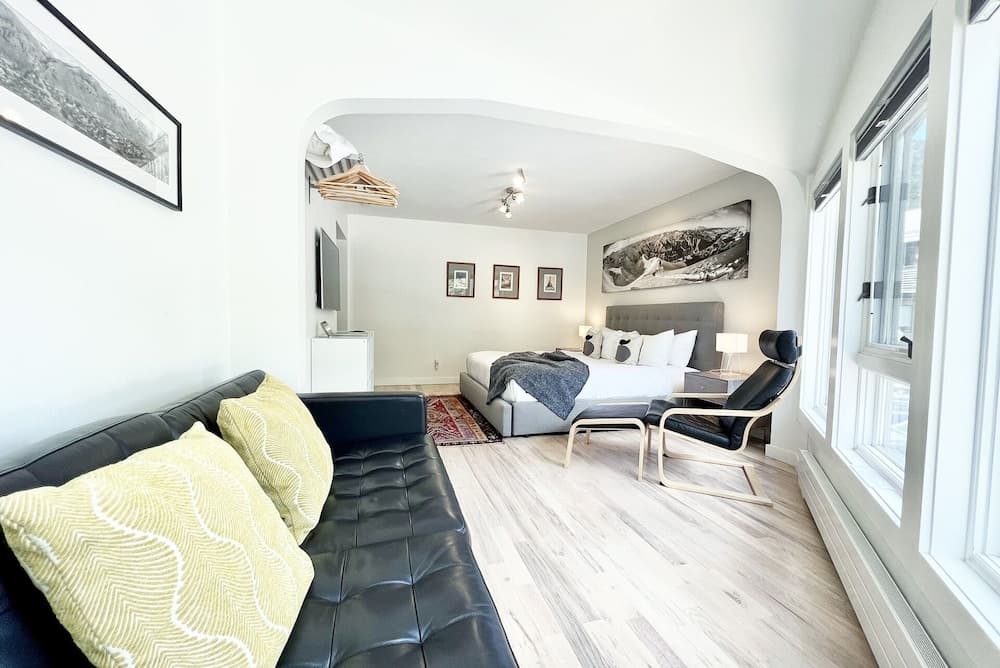 Chic, Modern Walk Anywhere @ Viking Lodge 206 1 Bedroom Condo by RedAwning