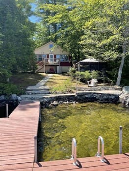 Moosey On Inn Limit 8 2 Bedroom Cottage by Redawning